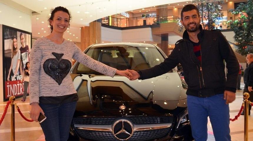 Piazza&rsquo;dan Yaptığı Alışveriş L&uuml;ks Otomobil Kazandırdı