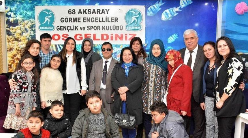 Protokol Eşleri G&ouml;rme Engelli Vatandaşlarla Buluştu