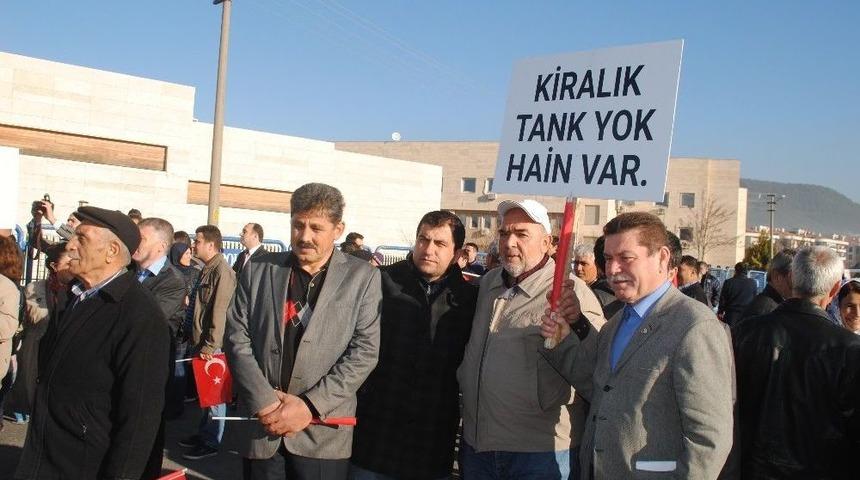 Vatandaşlardan Darbecilere Protesto