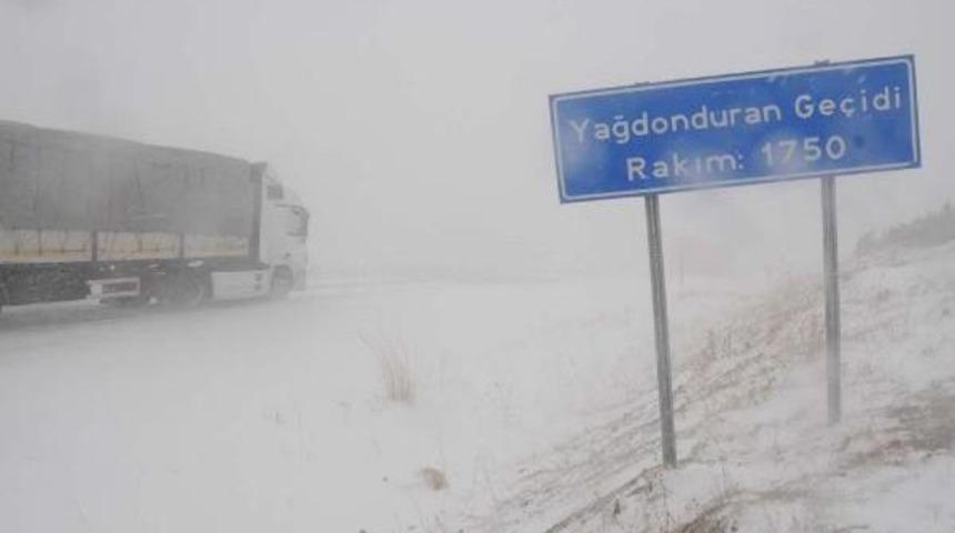 Sivas'ta Kar Yağışı Etkili Oluyor