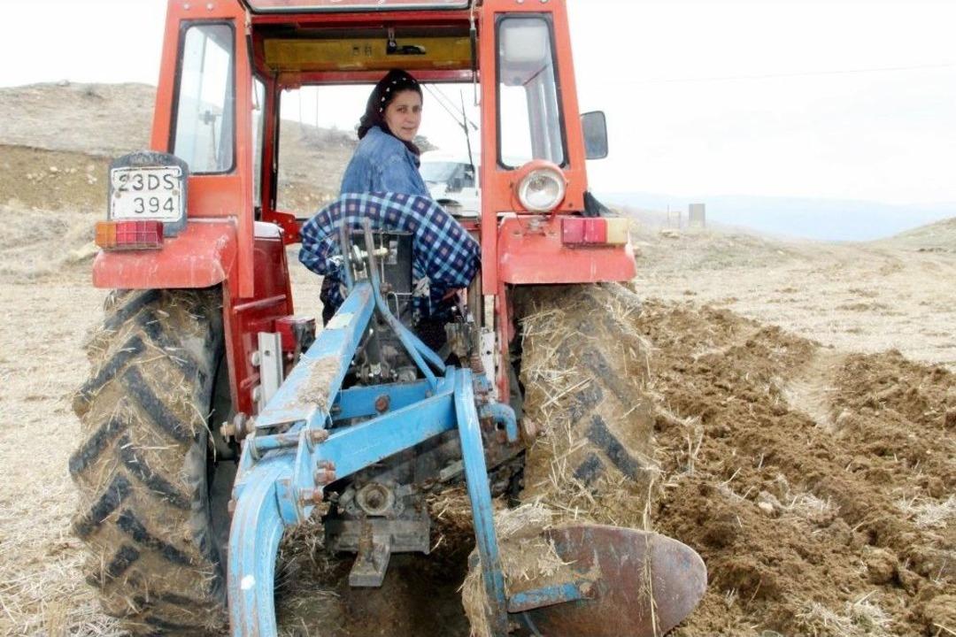 3 &Ccedil;ocuk Annesi Erkeklere Taş &Ccedil;ıkartıyor