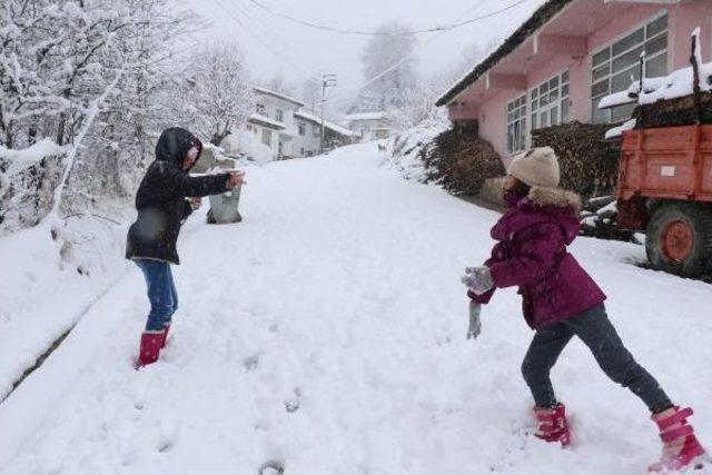 Samsun’Un Yüksek Kesimlerinde Kar Yağışı