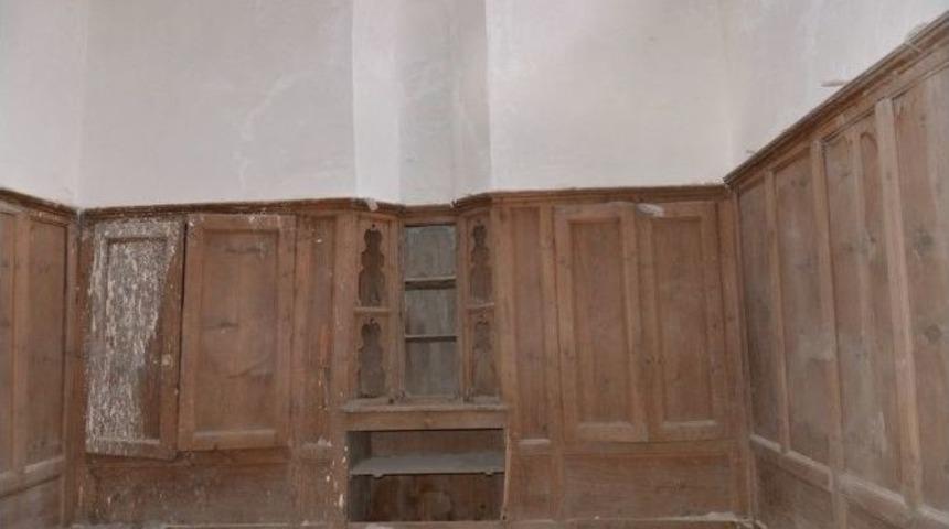 B&uuml;y&uuml;k İnce Konağı Sivil Mimari &Ouml;rneği G&ouml;steriliyor