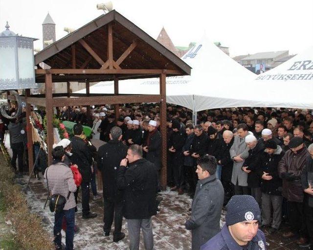 Bakan Akdağ’ın Dayısı Son Yolculuğuna Uğurlandı