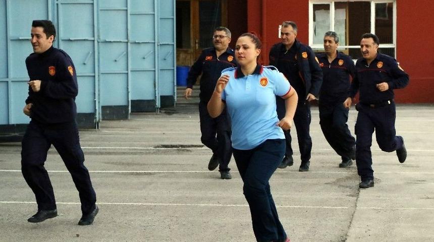 (&ouml;zel Haber) Kadın İtfaiyecinin Meslek Aşkı