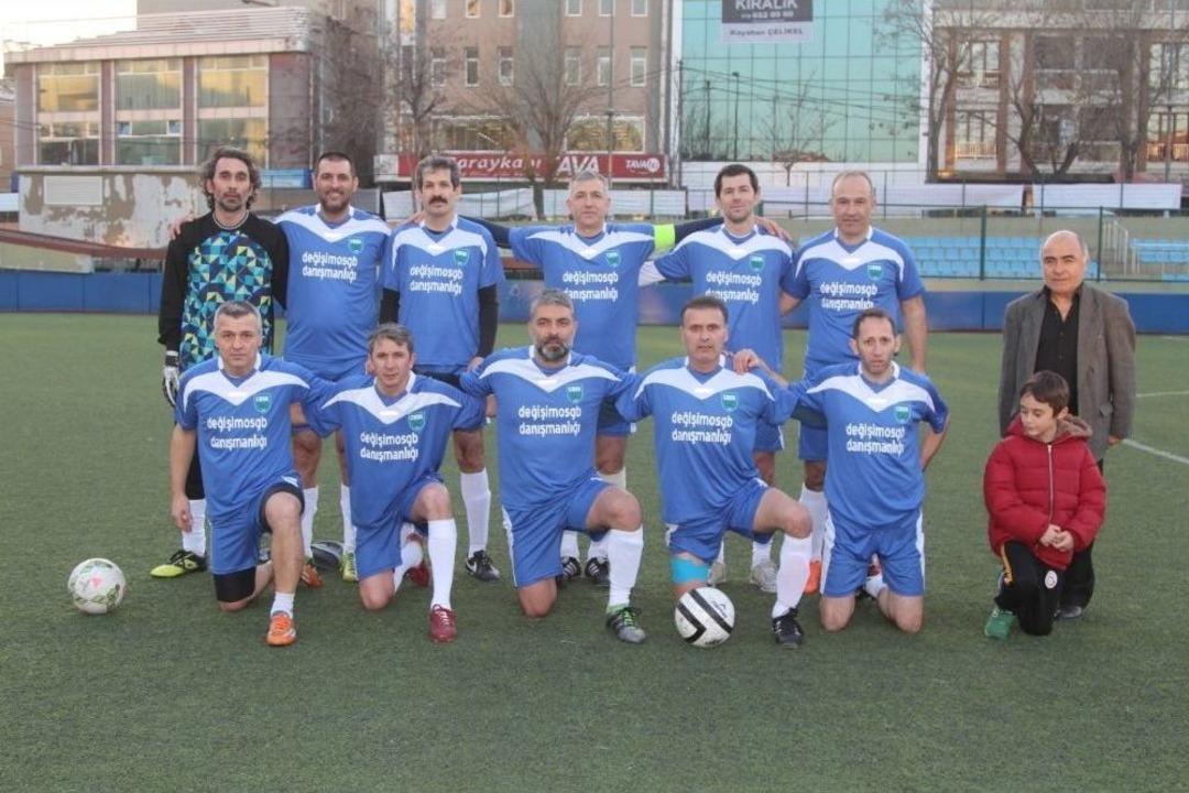 K&uuml;&ccedil;&uuml;k&ccedil;kmece 15 Temmuz Şehitler Futbol Ligi Başladı