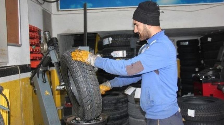 Oto Lastik&ccedil;ilerde Kış Yoğunluğu