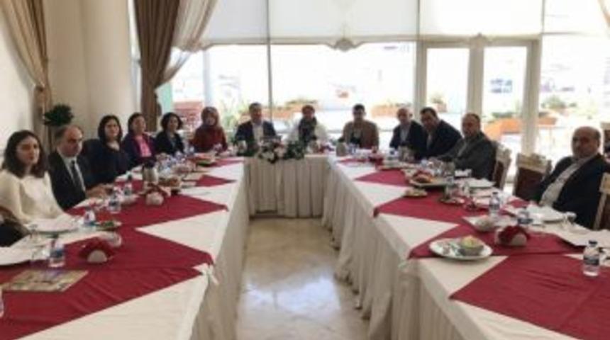 T&uuml;rkiye Beyazay Derneği Y&ouml;netim Kurulu Toplantısı &Ccedil;ekmek&ouml;y&rsquo;de Ger&ccedil;ekleşti