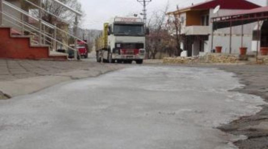 Erdemli&rsquo;nin Y&uuml;ksek Kesimlerinde Sular Dondu