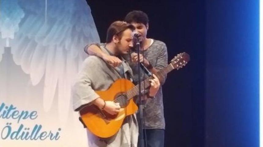 Ferman Akg&uuml;l'e Yeditepe &Uuml;niversitesi'nden "onur &Ouml;d&uuml;l&uuml;"