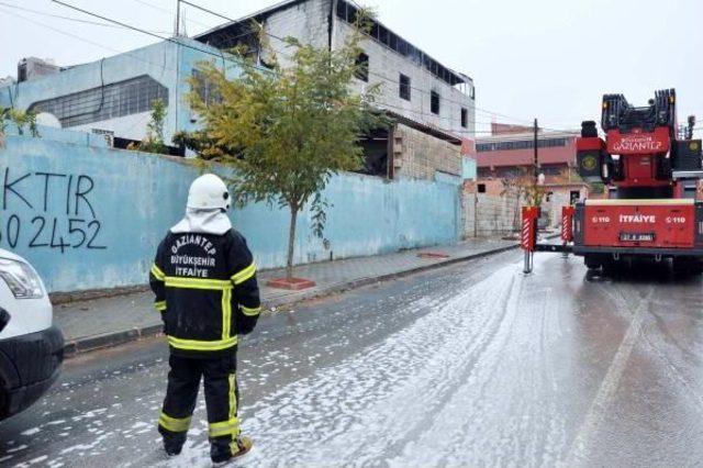 Gaziantep'te, Oyuncak Fabrikasında Yangın Paniği