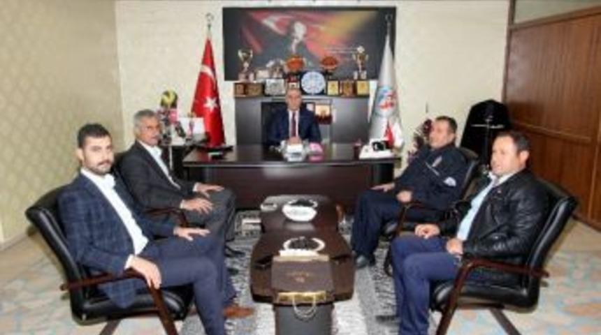 Belediye Başkan Yardımcısı Ahmet Polat&rsquo;dan, M&uuml;d&uuml;r Arkaaltı&rsquo;na Ziyaret