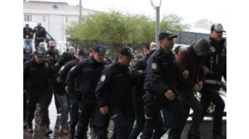 Hatay'da &Ccedil;ete Operasyonu: 22 G&ouml;zaltı