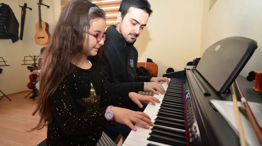 Pursaklar Belediyesi Gen&ccedil;leri Geleceğe Hazırlıyor