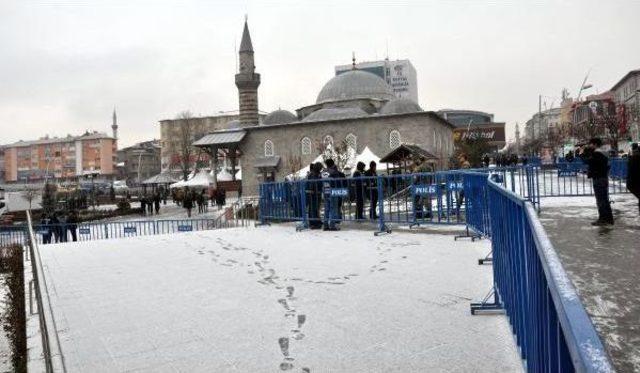 Bakan Akdağ'ın Dayısının Cenazesinde Yoğun Güvenlik Önlemi