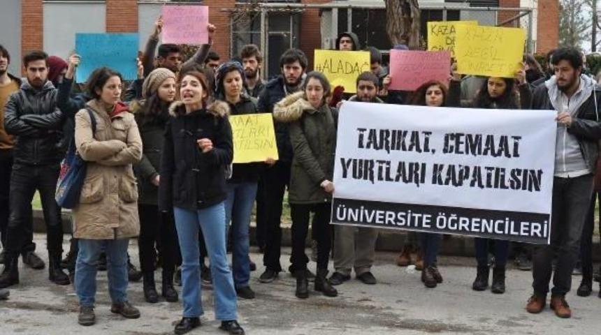 &Uuml;niversite &Ouml;ğrencilerinin Yurt Yangını Protestosu