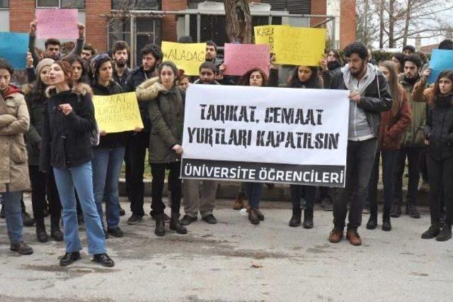 Üniversite Öğrencilerinin Yurt Yangını Protestosu
