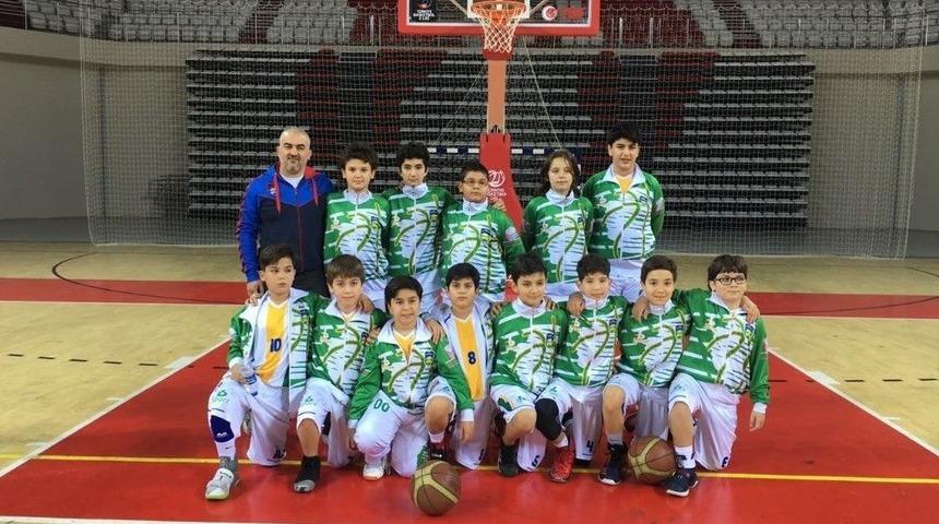 Başak Kolejinin K&uuml;&ccedil;&uuml;k Erkekleri T&uuml;rkiye Yarı Finallerinde