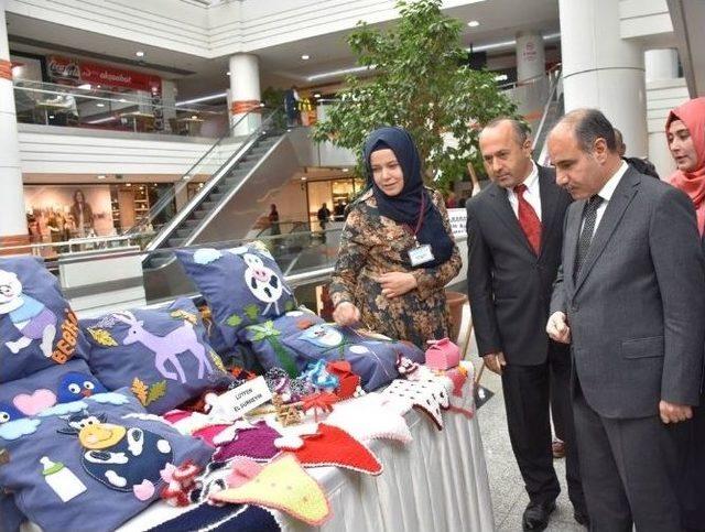 Toplum Ruh Sağlığı Merkezi” El Sanatları Sergisi Açıldı