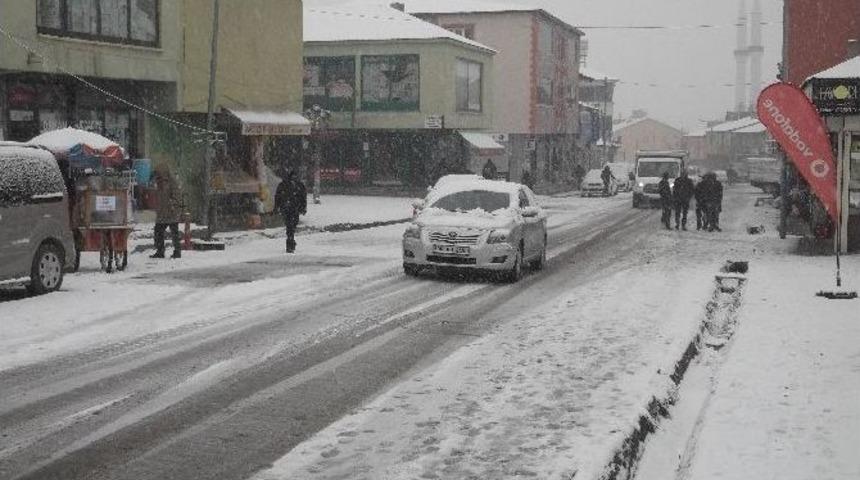 Varto&rsquo;da Kar Yağışı