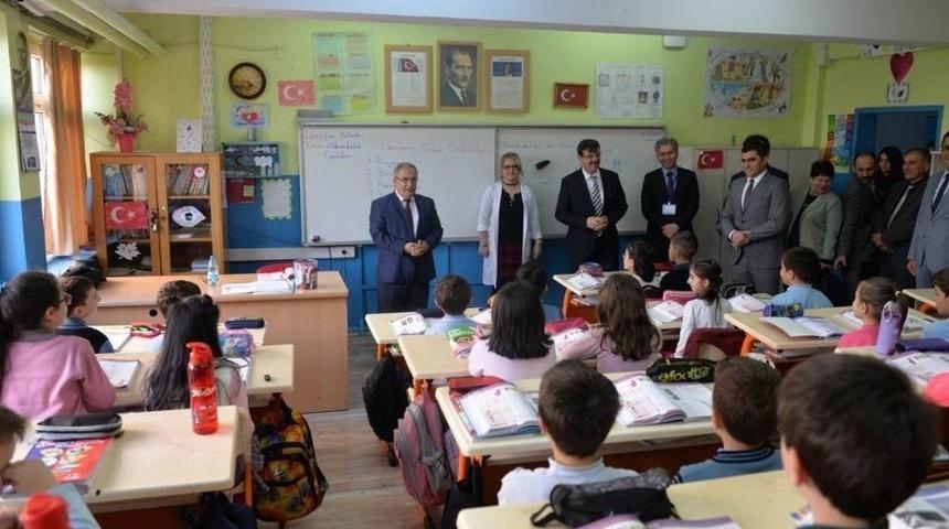 K&uuml;tahya Valisi: &Ccedil;ocuklarımız Teknolojinin Esiri Olmamalı