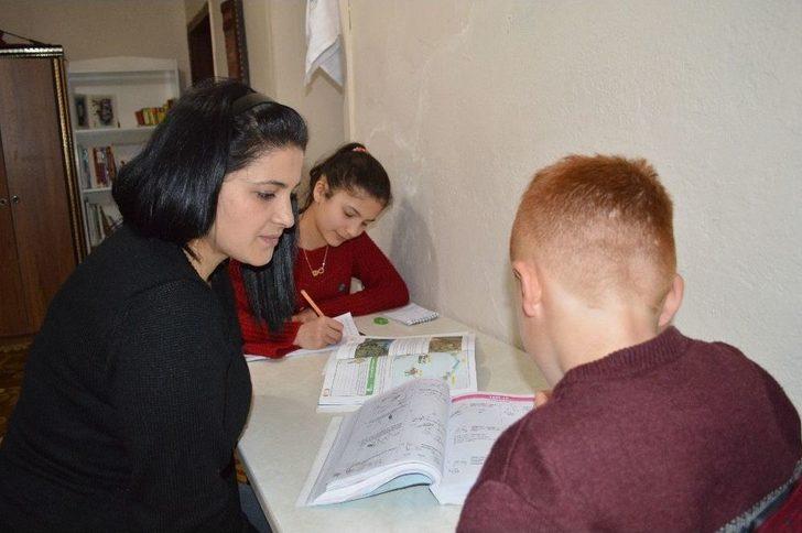 Üvey Çocuklarının Hem Annesi Hem De Babası Oldu G1