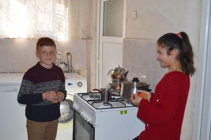 Üvey Çocuklarının Hem Annesi Hem De Babası Oldu G5