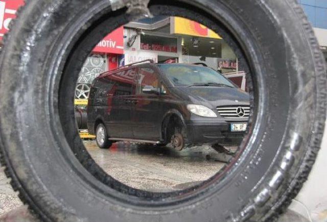 Kış Lastiğinde Son Gün Yoğunluğu