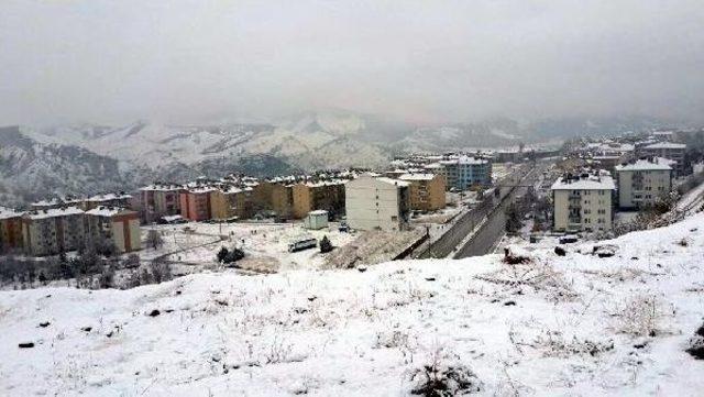 Tunceli, Elazığ Ve Bingöl'e Kar Yağmaya Başladı