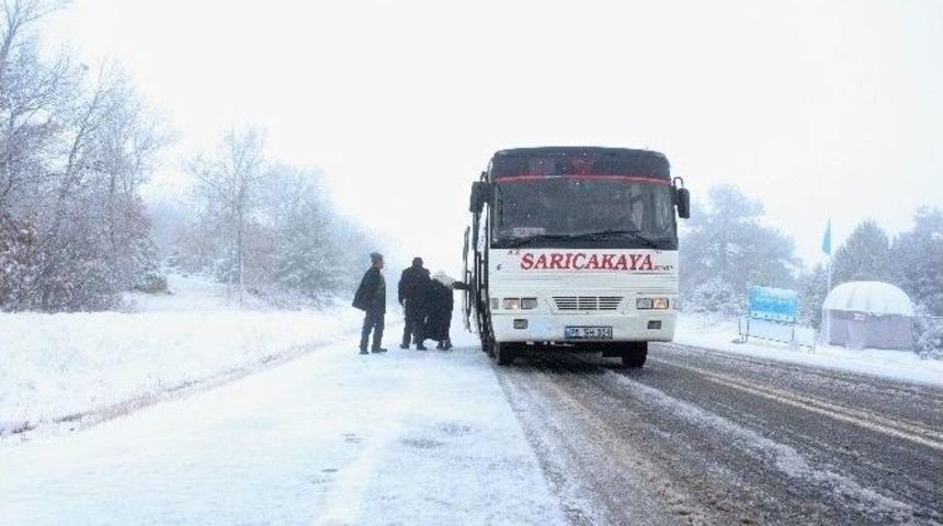 Sarıcakaya&rsquo;ya Da Beyaza B&uuml;r&uuml;nd&uuml;