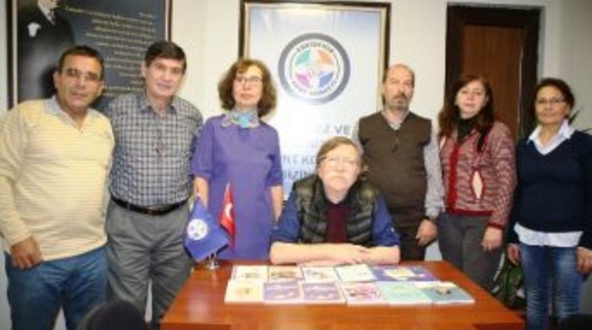 Eskişehirli Şair Ve Yazarlar Kitaplarını Bağışladı