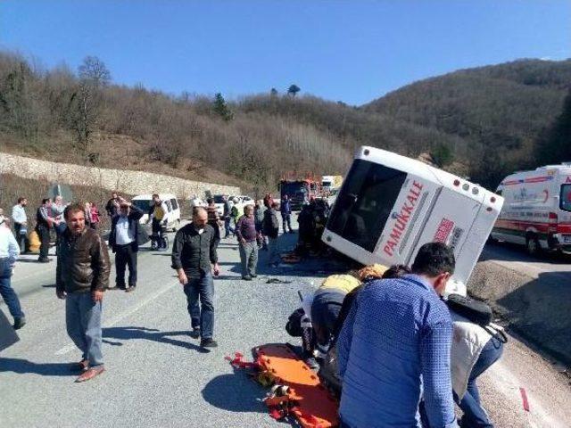 Kadınlar Günü'ne Gidenlerin Otobüsü Devrildi: 6 Ölü, 35 Yaralı