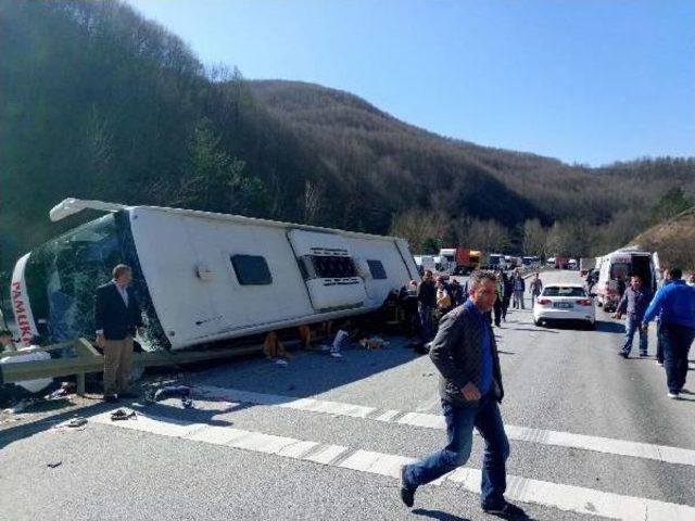 Kadınlar Günü'ne Gidenlerin Otobüsü Devrildi: 6 Ölü, 35 Yaralı