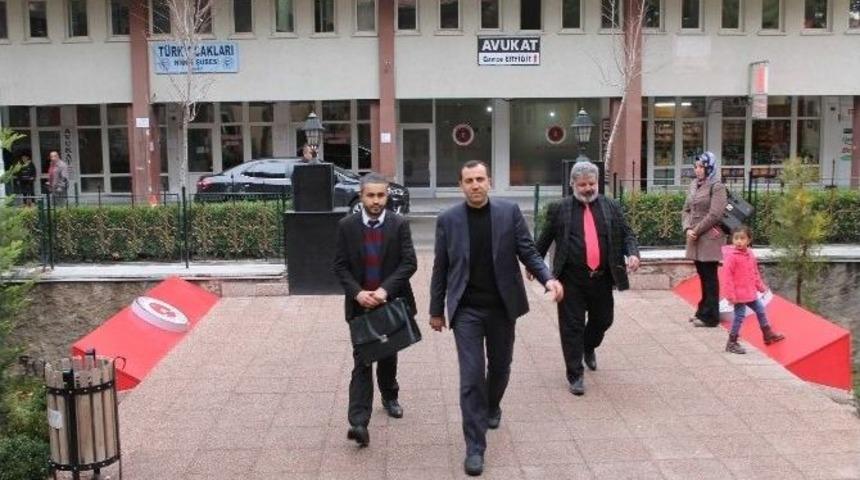 Firari Fet&ouml; Ş&uuml;phelisi Avukat Teslim Oldu