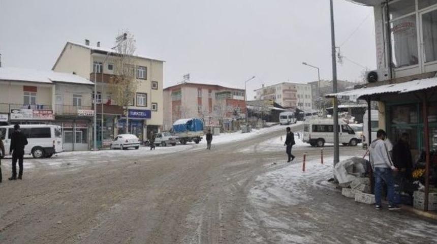 Sincik İl&ccedil;esi Beyaza B&uuml;r&uuml;nd&uuml;