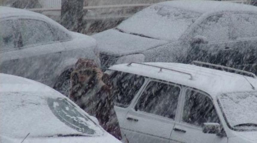 &Ccedil;orum'da Kar Yağışı Ulaşımı Olumsuz Etkiledi