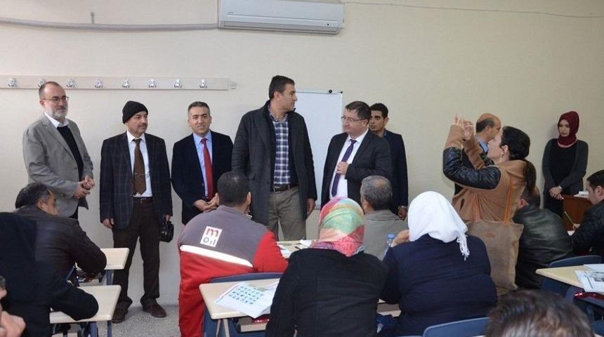 T&uuml;rk Ve Suriyelilere Meslek Eğitimleri Başladı