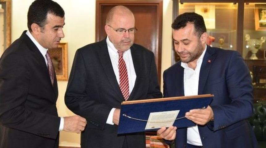 Letonya B&uuml;y&uuml;kel&ccedil;isi&rsquo;nden Başkan Y&uuml;cel&rsquo;e Ziyaret