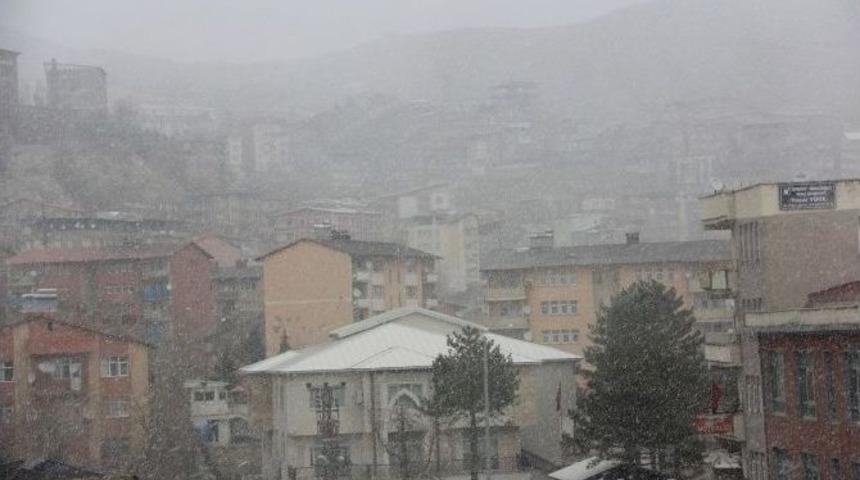 Hakkari&rsquo;de Kar Yağışı