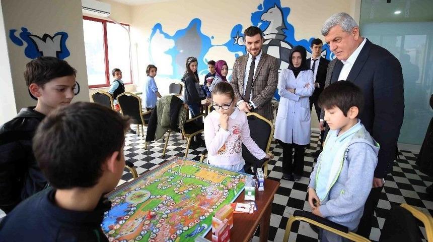 Başkan Karaosmanoğlu, Gebze’de Bir Takım Ziyaretlerde Bulundu