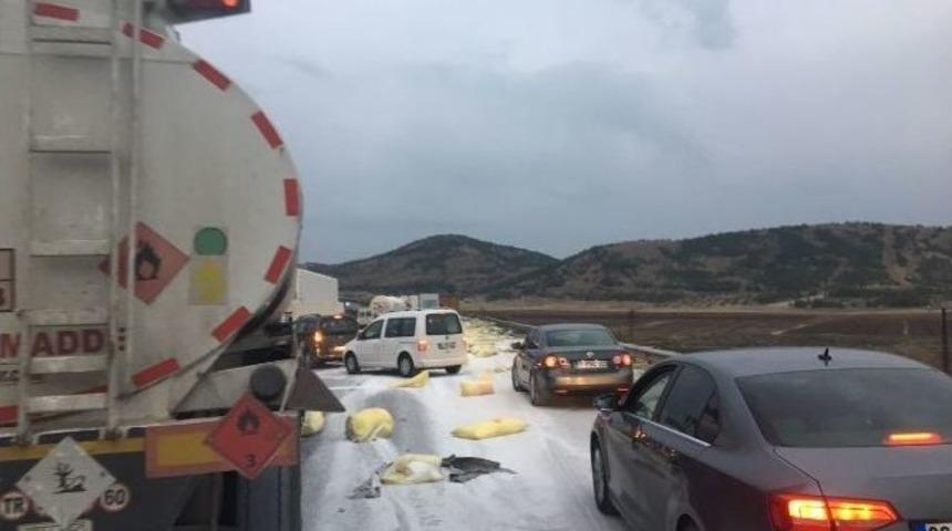 Yağmur Kazaları Da Beraberinde Getirdi