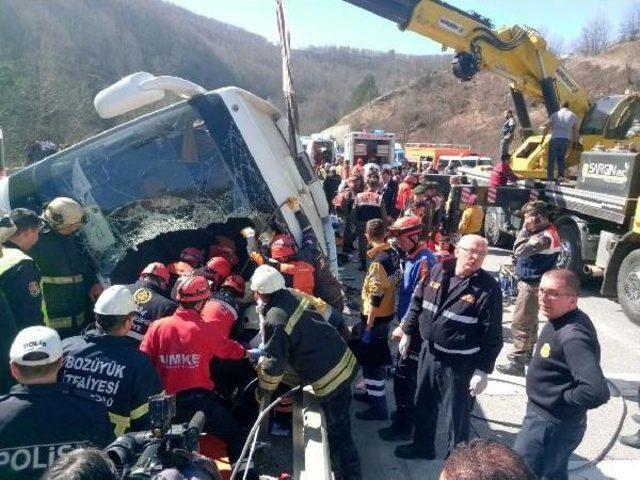 Kadınlar Günü'ne Gidenlerin Otobüsü Devrildi: 7 Ölü, 34 Yaralı (2)