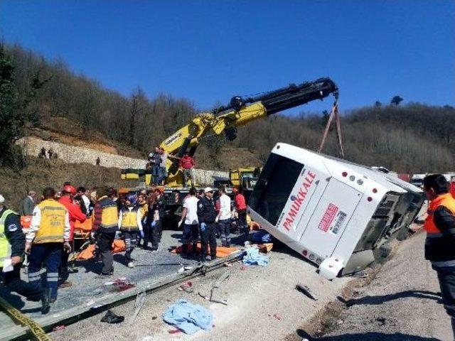 Kadınlar Günü'ne Gidenlerin Otobüsü Devrildi: 7 Ölü, 34 Yaralı (2)