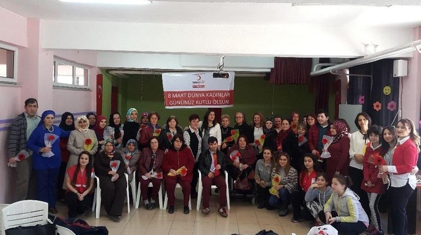 T&uuml;rk Kızılayı Eskişehir Kadın Kollarının 8 Mart D&uuml;nya Kadınlar G&uuml;n&uuml; Kutlaması