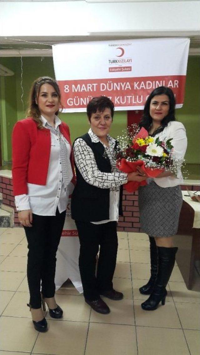 Türk Kızılayı Eskişehir Kadın Kollarının 8 Mart Dünya Kadınlar Günü Kutlaması