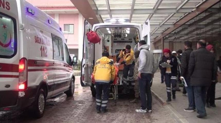 Fırat Kalkanı'nda, 2 Asker Yaralandı