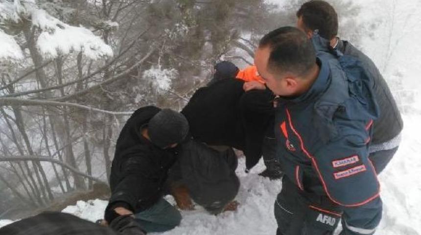 Karda Mahsur Kalanları Afad Kurtardı