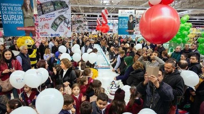 T&uuml;rkiye&rsquo;Nin Ilk Hipermarketi İ&ccedil;erenk&ouml;y Carrefoursa, 23. Yılını Kutladı