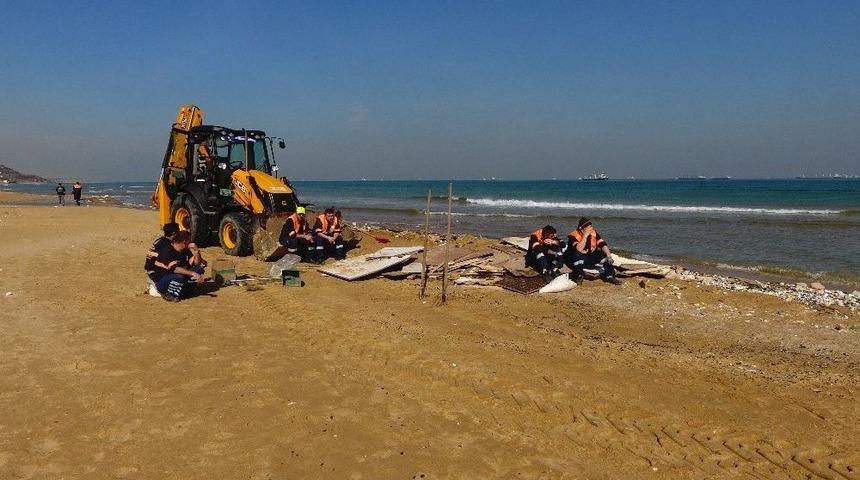 Kilyos Sahilindeki Temizleme &Ccedil;alışmaları Havadan G&ouml;r&uuml;nt&uuml;lendi