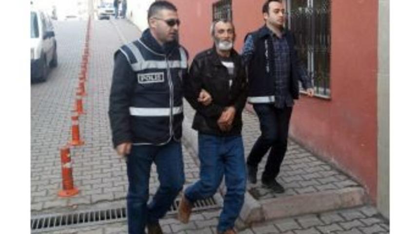 Kayseri&rsquo;de Babasını Pompalı T&uuml;fekle &Ouml;ld&uuml;ren Şahıs Adliyeye &Ccedil;ıkarıldı